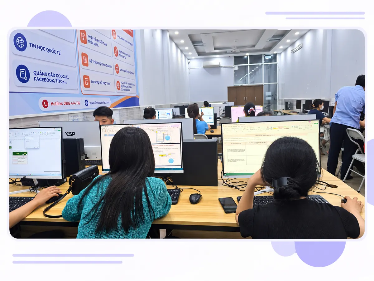 Ảnh minh họa thiết kế từ lớp tin học thực tế do chủ website cung cấp, dùng cho nội dung Word báo cáo dài: dùng tiêu đề nhất quán để dễ chỉnh sửa.
